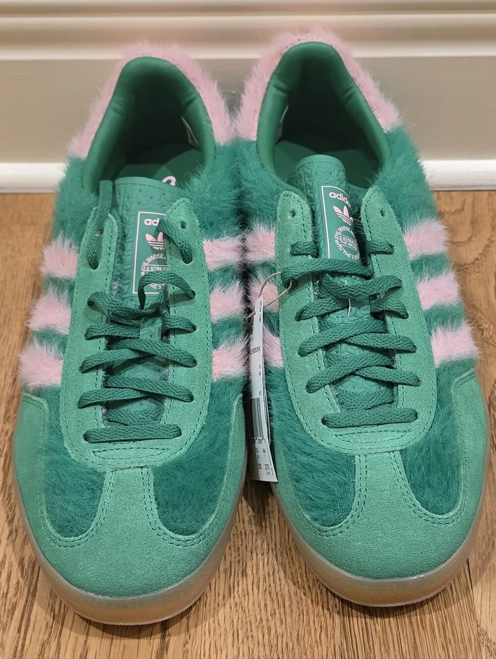 Adidas Gazelle Indoor Green Glow Pink Furry Sneaker NWT Women 9.5 Men 8.5 JP8342